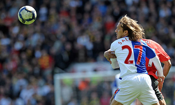 丽背景下举 丽背景下举